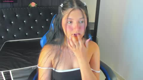Snapshot of celesttee_21 chatting on April 21, 2026, 9:28 pm Celesttee online show from April 21, 2026, 9:28 pm