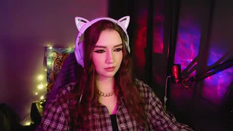 celia_sensual_ online show from April 19, 2026, 7:05 pm