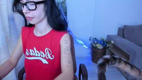 Snapshot of celine_roxelle chatting on September 16, 2025, 1:56 pm Celine Roxelle online show from September 16, 2025, 1:56 pm