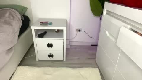 Snapshot of celine_roxelle chatting on January 6, 2026, 5:27 pm Celine Roxelle online show from January 6, 2026, 5:27 pm