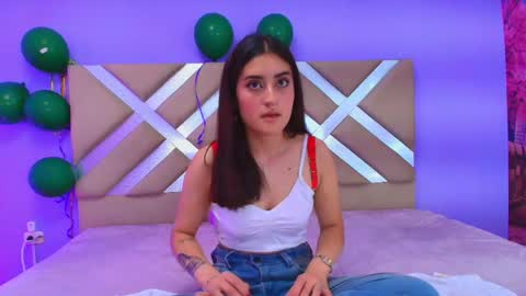       online show from April 18, 2026, 7:40 pm