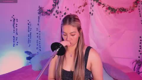 Hello guys my name is Sofi and Lizzie and  Vanessa online show from November 18, 2025, 12:38 am