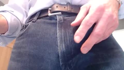 Snapshot of centerfield24 chatting on March 6, 2025, 6:26 pm Centerfield online show from March 6, 2025, 6:26 pm