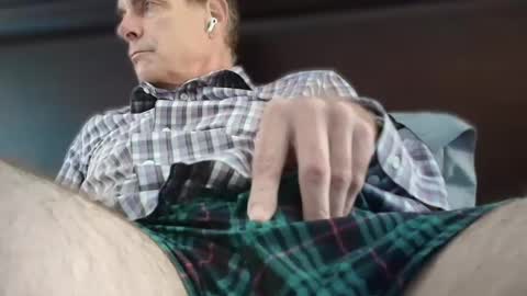 Snapshot of centerfield24 chatting on October 6, 2025, 5:21 pm Centerfield online show from October 6, 2025, 5:21 pm