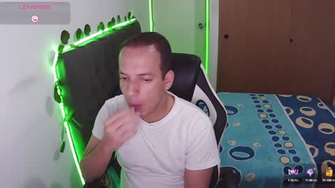 Snapshot of cerso1 chatting on February 13, 2025, 2:34 am Cerso online show from February 13, 2025, 2:34 am