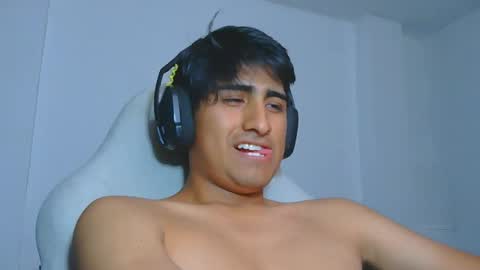 Snapshot of cesarex148 chatting on February 18, 2026, 10:17 pm Cesar online show from February 18, 2026, 10:17 pm