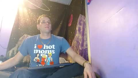 Snapshot of cguffey2284 chatting on January 1, 2025, 11:40 pm cguffey2284 online show from January 1, 2025, 11:40 pm