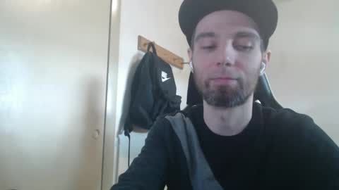 Snapshot of cha_cha_chillin chatting on June 1, 2026, 5:14 pm cha_cha_chillin online show from June 1, 2026, 5:14 pm