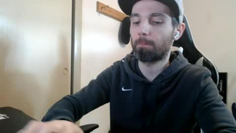 Snapshot of cha_cha_chillin chatting on June 27, 2026, 5:40 pm cha_cha_chillin online show from June 27, 2026, 5:40 pm