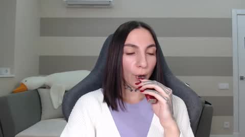 Kate online show from February 13, 2025, 10:12 am