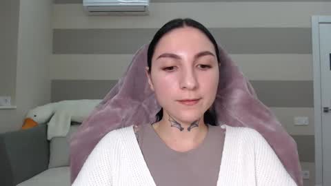 Kate online show from February 18, 2025, 4:16 pm