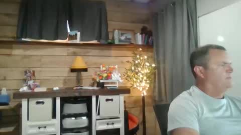 Snapshot of chadmichaell chatting on May 7, 2026, 11:10 pm chadmichaell online show from May 7, 2026, 11:10 pm