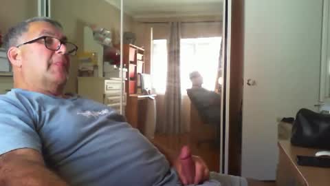 Chalky online show from October 17, 2025, 5:43 am