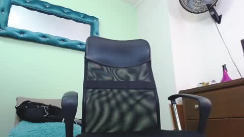 Chalon  online show from March 9, 2026, 7:40 pm