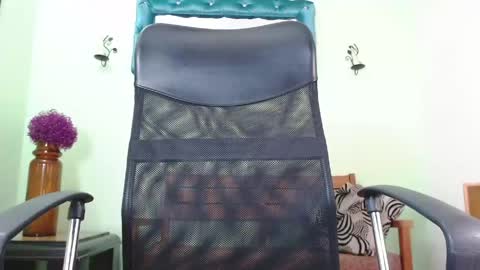 Snapshot of chalonvera chatting on May 5, 2026, 7:11 pm Chalon online show from May 5, 2026, 7:11 pm
