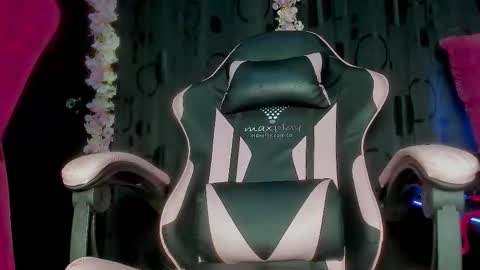 chaminelan online show from January 15, 2026, 7:39 pm