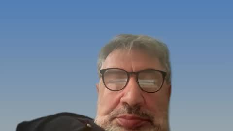 Snapshot of champsex305610 chatting on September 10, 2025, 9:42 am champsex305610 online show from September 10, 2025, 9:42 am