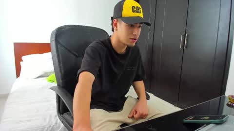 Kenji online show from October 25, 2025, 4:57 pm