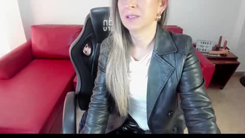 Snapshot of chanel_gold chatting on January 28, 2025, 3:46 pm          online show from January 28, 2025, 3:46 pm