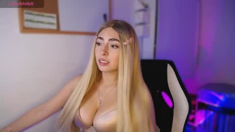 Snapshot of channel_blonde_a chatting on May 28, 2026, 10:40 pm channel_blonde_a online show from May 28, 2026, 10:40 pm