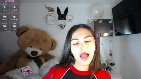 Isabella online show from April 21, 2026, 10:54 am