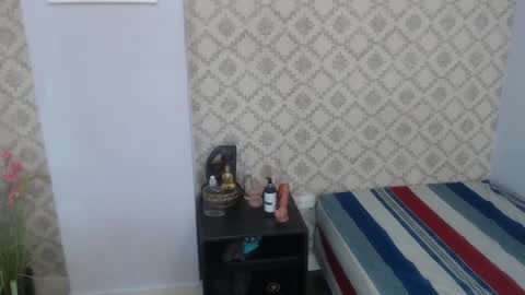 Snapshot of chantal_taylor_ chatting on December 21, 2024, 6:23 pm Raquel online show from December 21, 2024, 6:23 pm