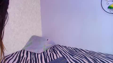 Raquel  online show from November 21, 2025, 12:04 pm