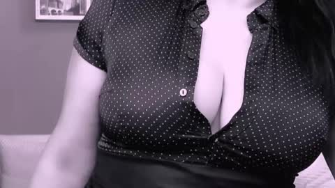 The Queen online show from February 16, 2025, 2:21 pm