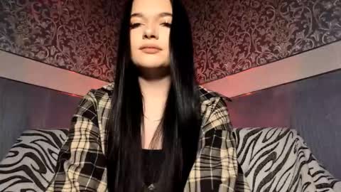 Kira online show from November 4, 2025, 10:14 am