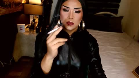 charismatic_apple online show from February 16, 2026, 6:37 pm