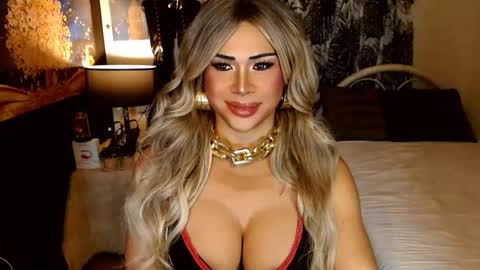 charismatic_apple online show from March 14, 2026, 8:03 pm