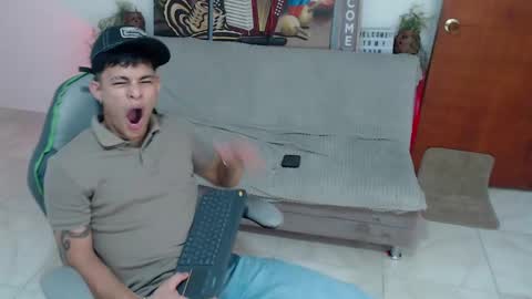 charken_sky_ online show from January 21, 2025, 7:47 am