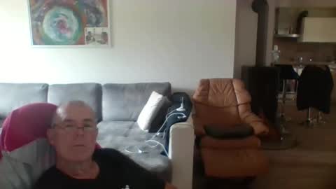 charles6064 online show from May 10, 2026, 11:37 am