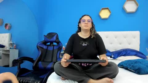 Charles y Elara online show from March 5, 2025, 7:38 pm