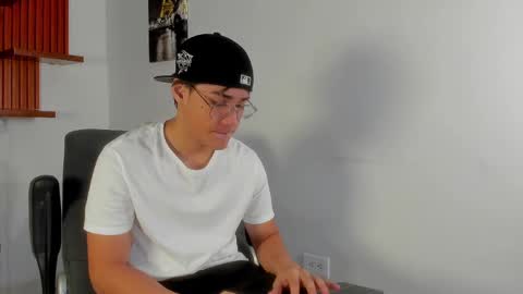 charley_morgan online show from March 6, 2025, 6:37 pm