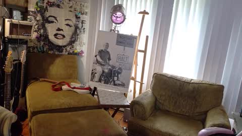 Charli online show from April 19, 2026, 6:10 pm