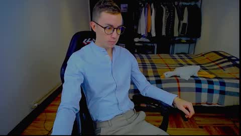 carlos reyes online show from September 25, 2025, 9:57 am