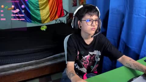 Charlie online show from December 17, 2025, 9:32 pm