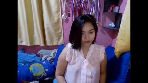Snapshot of charlincadorna125 chatting on April 12, 2026, 3:17 pm Sweetieeche online show from April 12, 2026, 3:17 pm