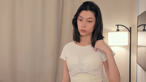 Snapshot of charlinepiker chatting on January 7, 2026, 10:18 am Yumi online show from January 7, 2026, 10:18 am