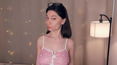 Yumi online show from February 1, 2026, 8:02 am