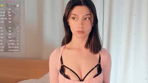 Yumi online show from March 18, 2026, 7:50 pm