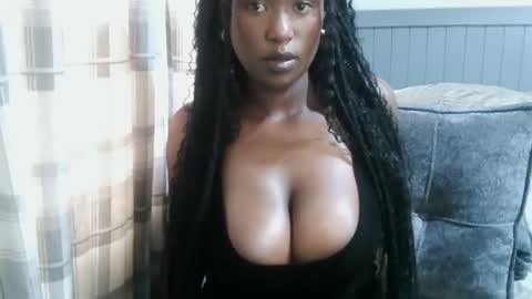 Snapshot of charllette chatting on June 16, 2026, 8:17 am charllette online show from June 16, 2026, 8:17 am