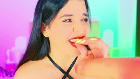 Charloott Evans online show from April 19, 2026, 3:50 am