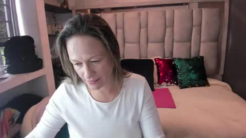 Charlot milf online show from October 4, 2025, 12:03 pm