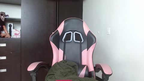 Ale punky online show from November 22, 2025, 12:26 pm