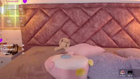 Snapshot of charlote__miller chatting on February 21, 2025, 1:33 am You honey online show from February 21, 2025, 1:33 am