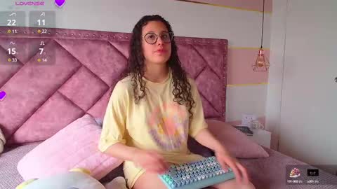 Snapshot of charlote__miller chatting on February 26, 2025, 12:47 pm You honey online show from February 26, 2025, 12:47 pm