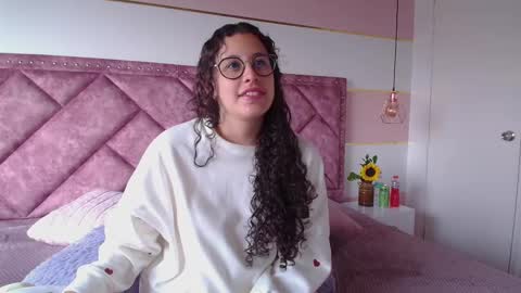 Snapshot of charlote__miller chatting on March 10, 2025, 12:26 pm You honey online show from March 10, 2025, 12:26 pm