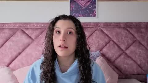 Snapshot of charlote__miller chatting on September 15, 2025, 11:21 am You honey online show from September 15, 2025, 11:21 am